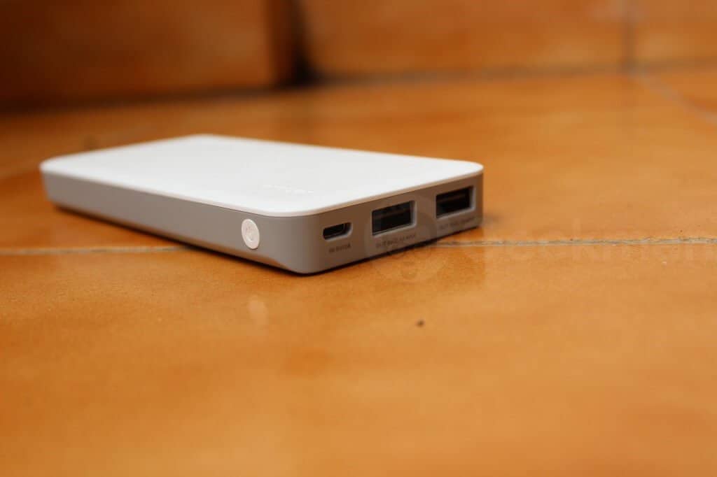 Lenovo MP1060 10000 mAh Power Bank Review and Pros & Cons 5 Lenovo MP1060 10000 mAh Power Bank Review