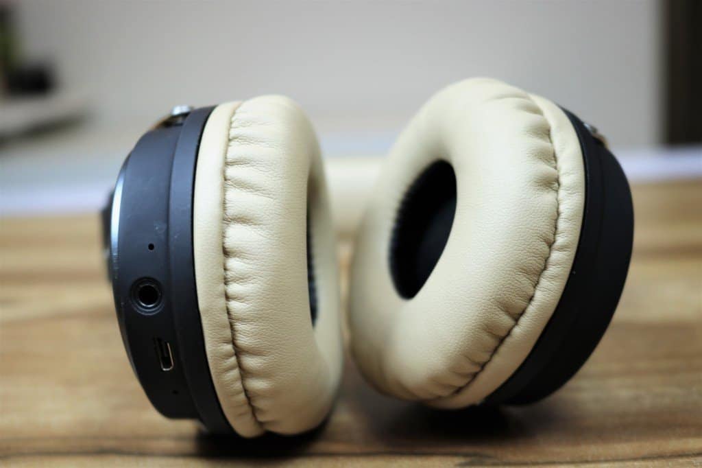 Boult Audio FLEX Wireless Bluetooth Headphones Review - Geekman.in 5 Boult Audio FLEX