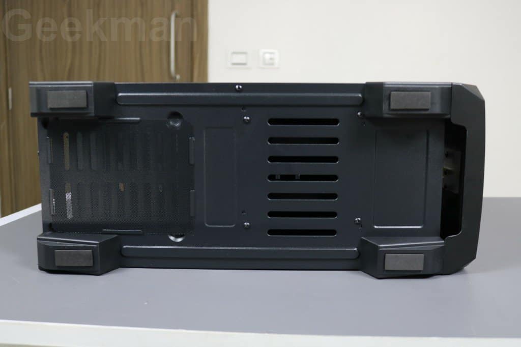 Antec NX200 bottom side