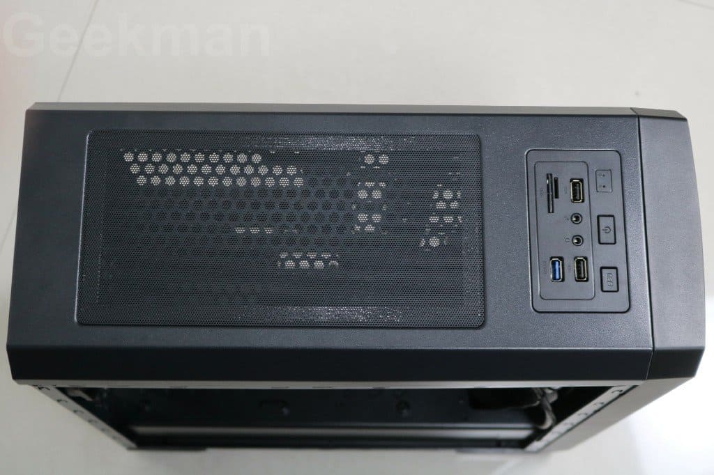 Antec NX200 Review, Pros & Cons | Best Budget RGB Gaming PC Cabinet 3 Antec NX200 top side