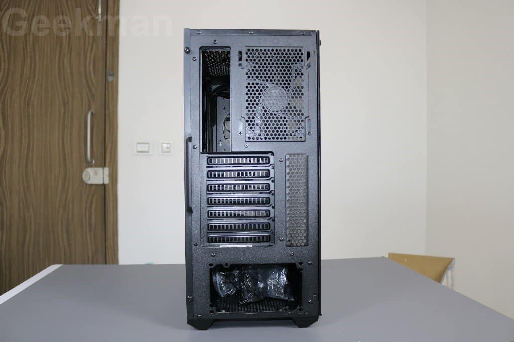 Cooler Master Masterbox MB511 RGB Review | Best Gaming Cabinet? 6 Cooler Master Masterbox MB511 rear side