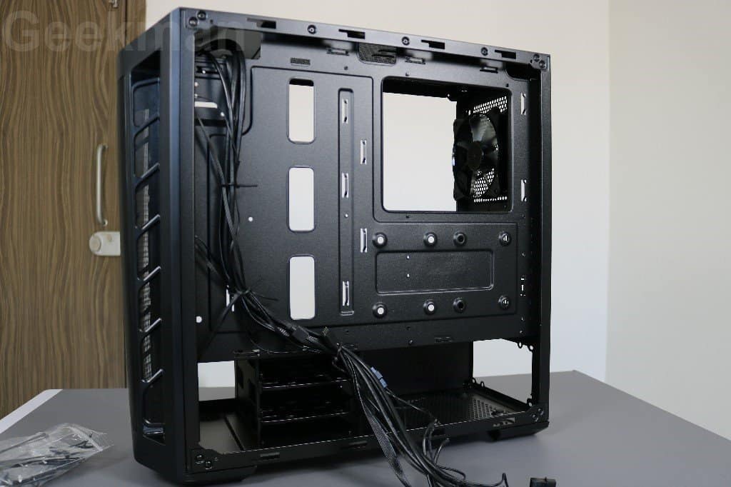 Cooler Master Masterbox MB511 RGB Review | Best Gaming Cabinet? 8 Cooler Master Masterbox MB511 right side