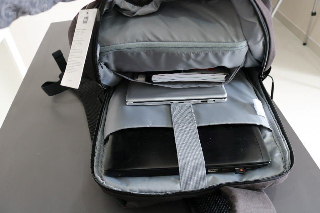 Mi Business Casual Backpack Review | Best Backpack Under 1000 Rs. 4 Mi Business Casual Backpack second pocket