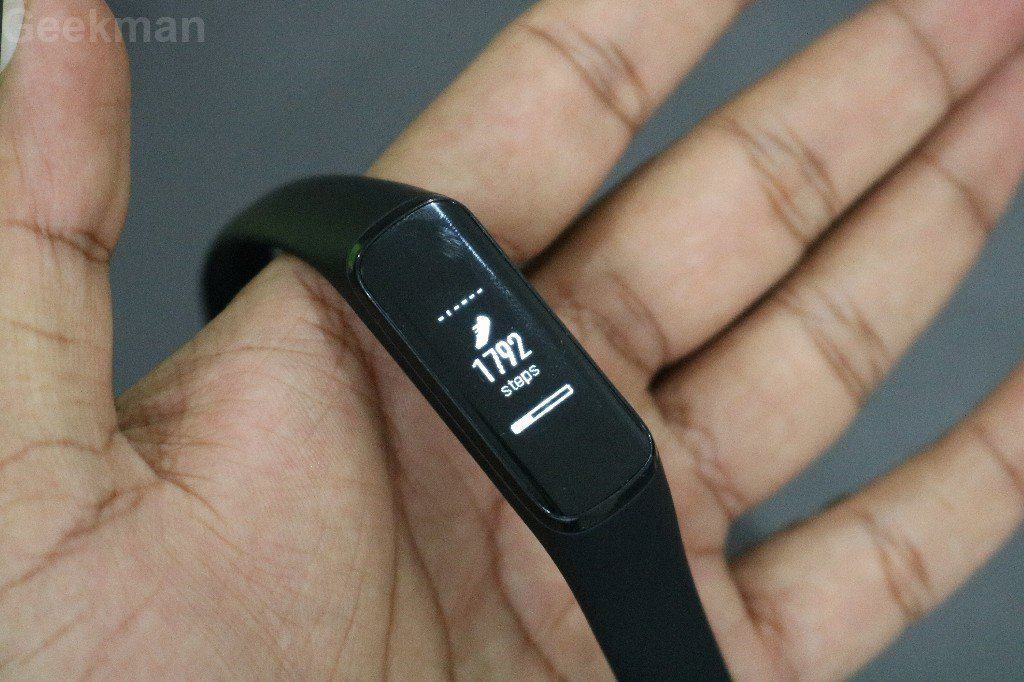 Samsung Galaxy Fit e Review, Batter than Mi band 3? 5 Galaxy Fit e