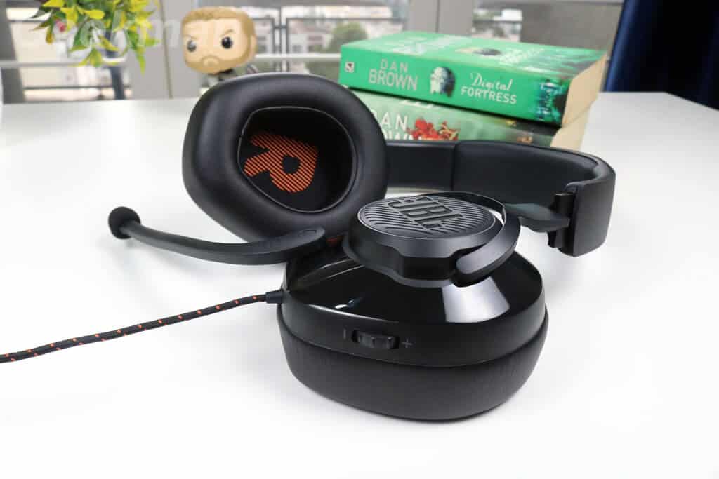 JBL Quantum 200 Review | Best Gaming Headphones for PUBG and CS GO 11 JBL Quantum 200 Review