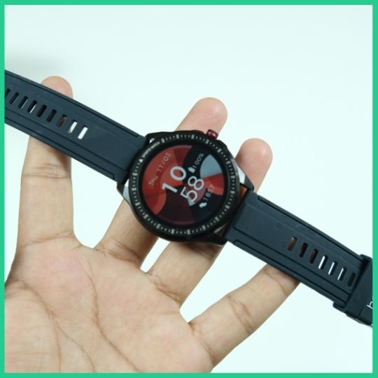 Best Smartwatch Under 5000 In India (June 2021), Inbuilt GPS, SPo2 11 BoAt Flash Smartwatch