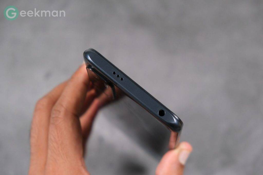 Poco M3 Pro 5G Review With Pros & Cons: Compromise! 9 Poco M3 Pro top side