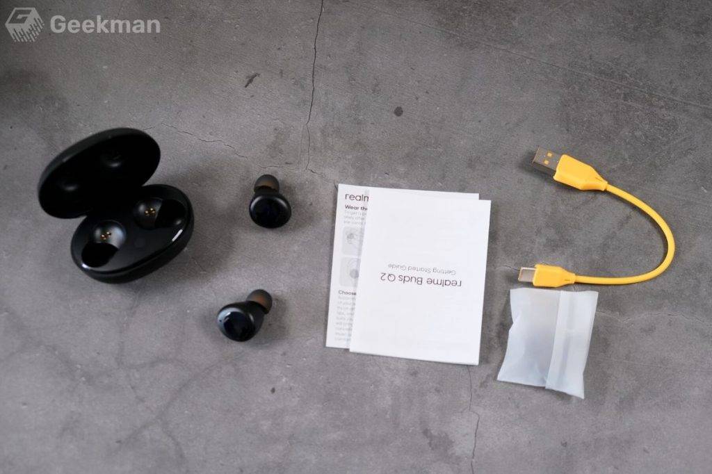 Realme Buds Q2 Review, Feature-Rich Value For Money TWS Earbuds. 2 Realme Buds Q2 box content