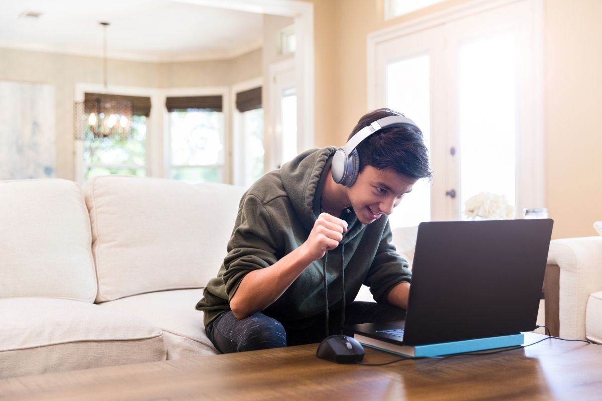 Best Gaming Laptops Under 1 Lakh In India (April 2024) Geekman