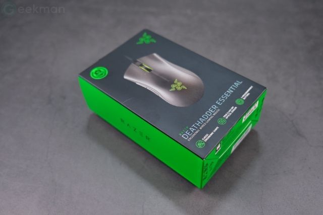 Razer DeathAdder Essential box content