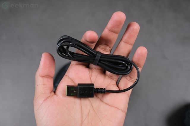 Razer DeathAdder Essential Gaming Mouse Review With Pros & Cons 8 Razer DeathAdder Essential cable