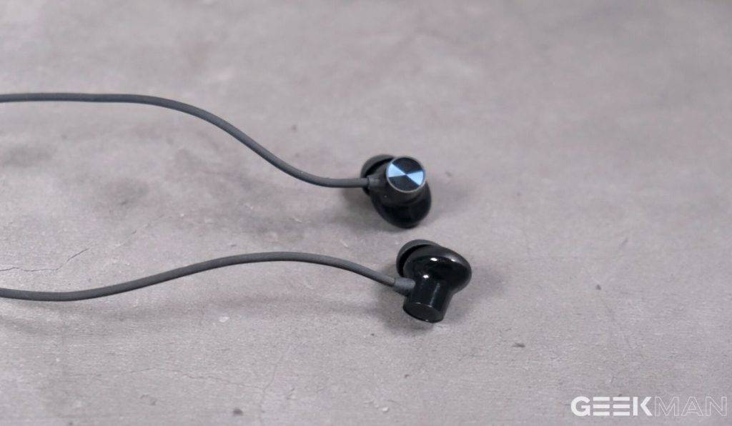 OnePlus Bullets Wireless Z2 Review With pros & Cons 6 OnePlus Bullets Wireless Z2 design and build