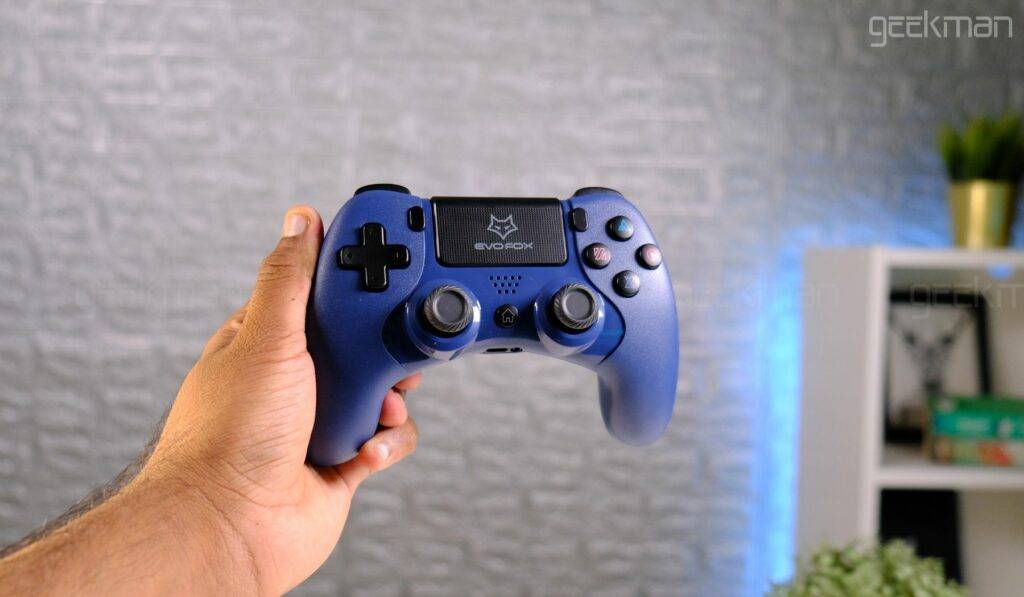 EvoFox Elite Play Review - Wireless Controller For PS4, Phone, TV, iPad 5 EvoFox Elite Play design