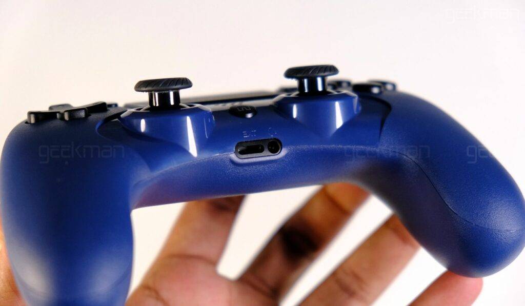 EvoFox Elite Play Review - Wireless Controller For PS4, Phone, TV, iPad 8 EvoFox Elite Play review