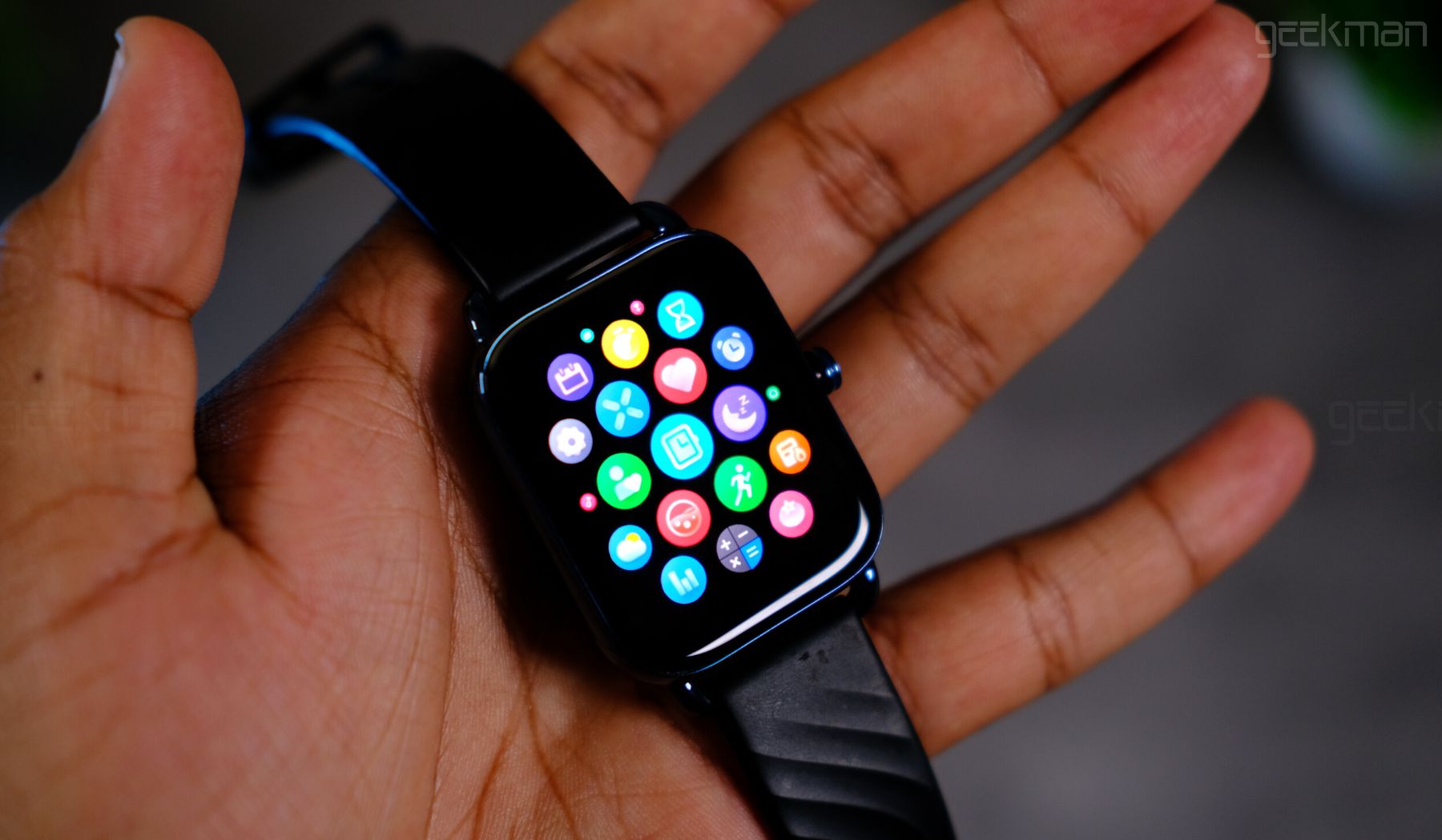 ROUND ONEPLUS SMARTWATCH UNDER 5000 visual data 2