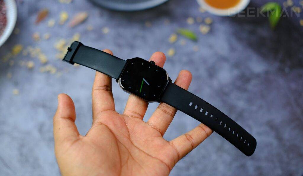 AmazFit Pop 3S Review, Best Smartwatch Under 5000 Rs? 9 AmazFit Pop 3S display