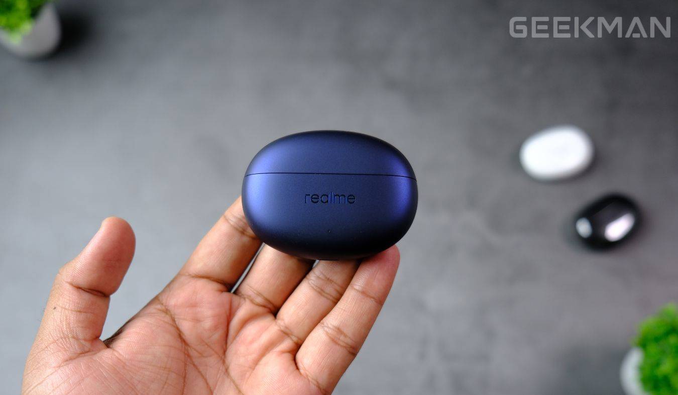 Realme Buds Air 5 microphone