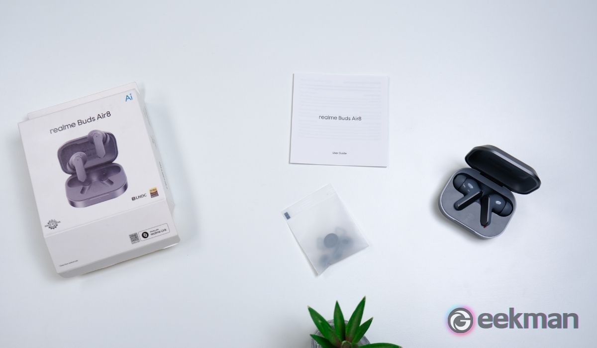 Realme Buds Air 8 box content